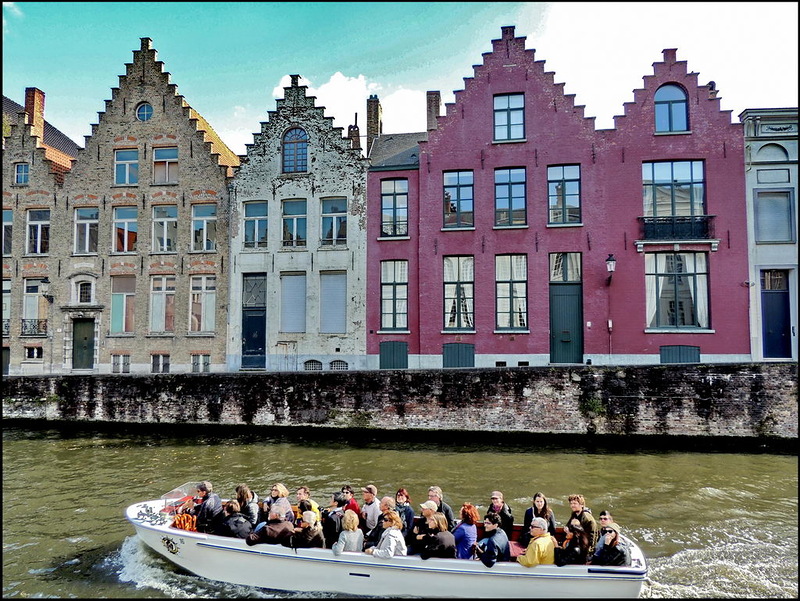 Experience the city by following an age-old tradition. Cruising Bruges canals – the remarkable city arteries – you will discover secret gardens, picturesque bridges and wonderfully beautiful views. Although it sounds incredible, Bruges loveliest places ooze even more charm when you admire them travelling by boat. Would you want to get to know Bruges inside out, welcome to B&B Emma! 